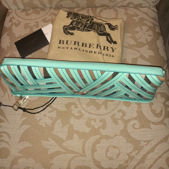 BURBERRY NWT NOVA LARGE CLUTCH PURSE OPAL STRAP BAG AUTHENTIC - Picture 5 of 10